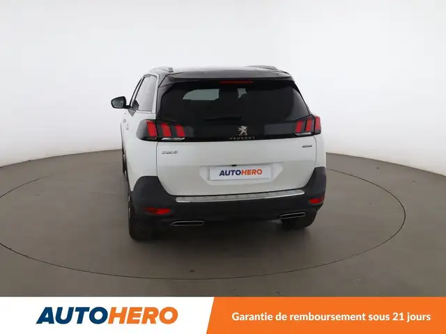 Peugeot 5008 view 4