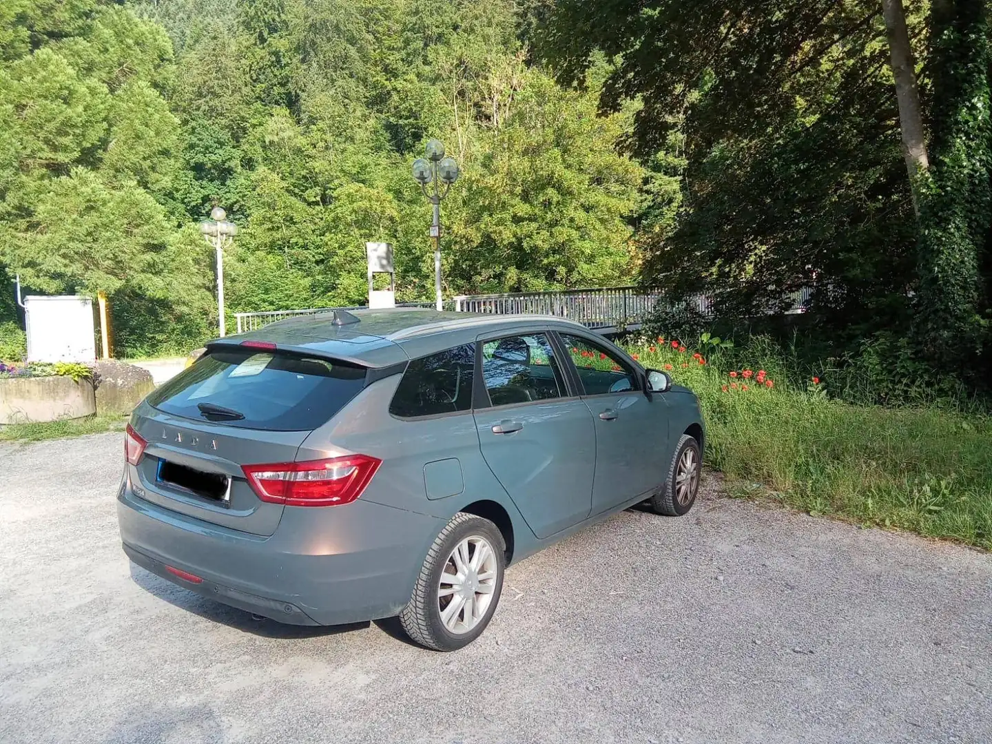 Lada Vesta Kombi TÜV neu, guter Zustand privat Grau - 1