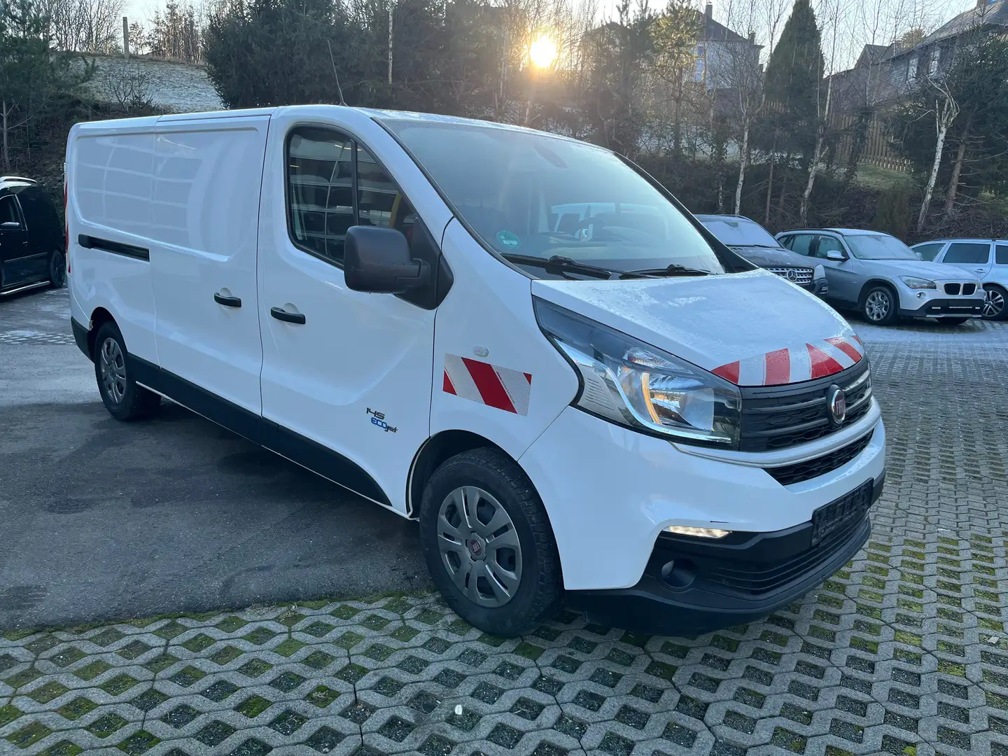 Fiat Talento TOP Zustand zus. Luftfederung HA ,Regalsystem, Weiß - 1