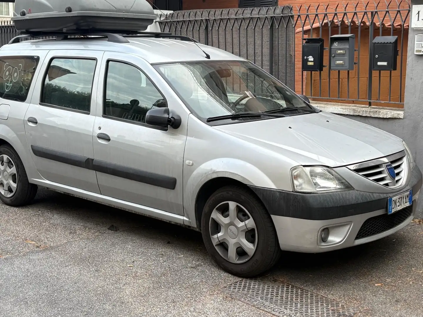 Dacia Logan MCV 1.5 dci Laureate 85cv 7p.ti - 1