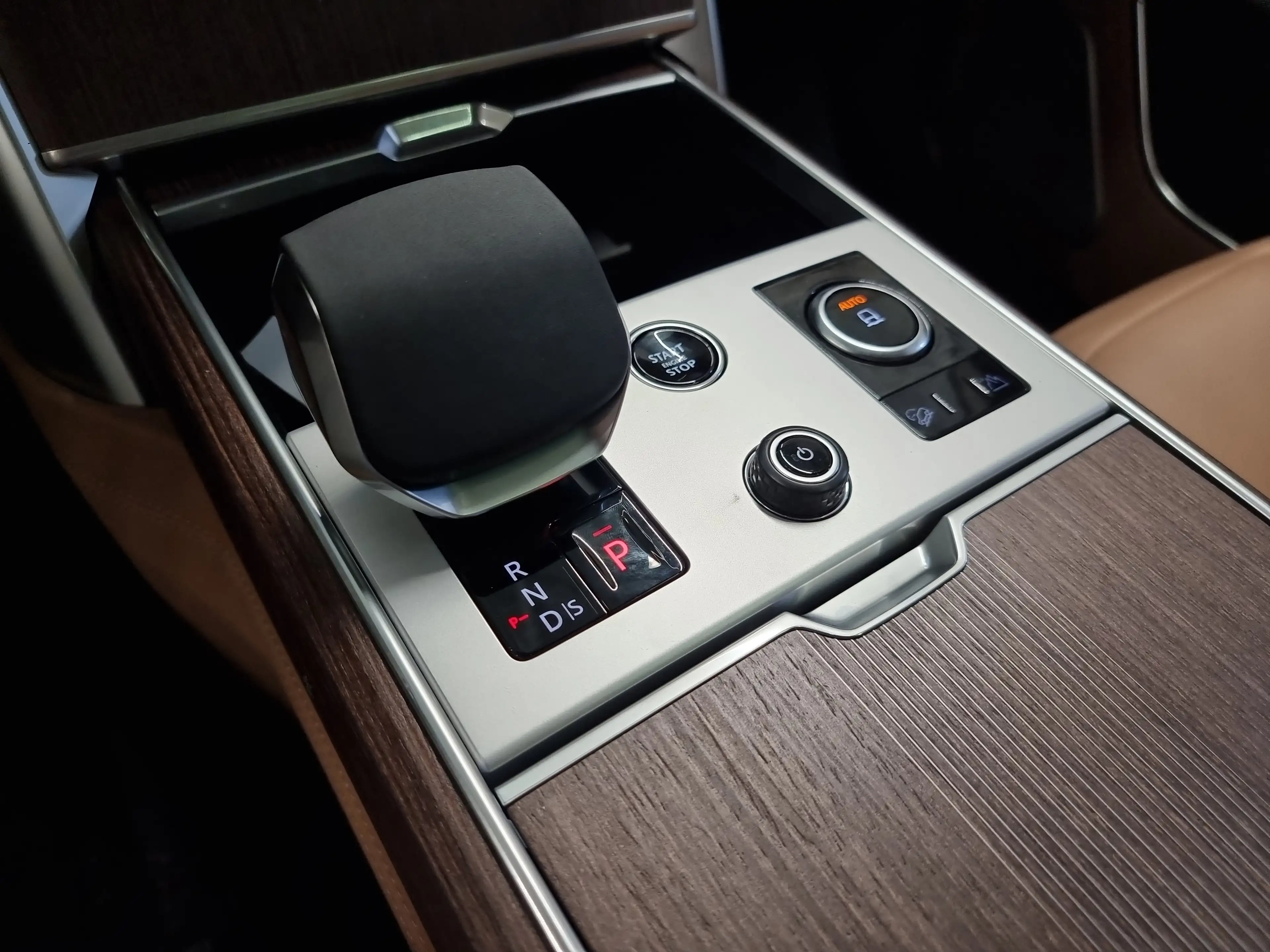 Land Rover Range Rover 3.0 D350 Autobiography SWB AHK STHZ — photo 14