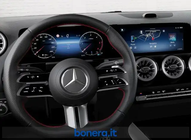 Mercedes-Benz Gla view 5