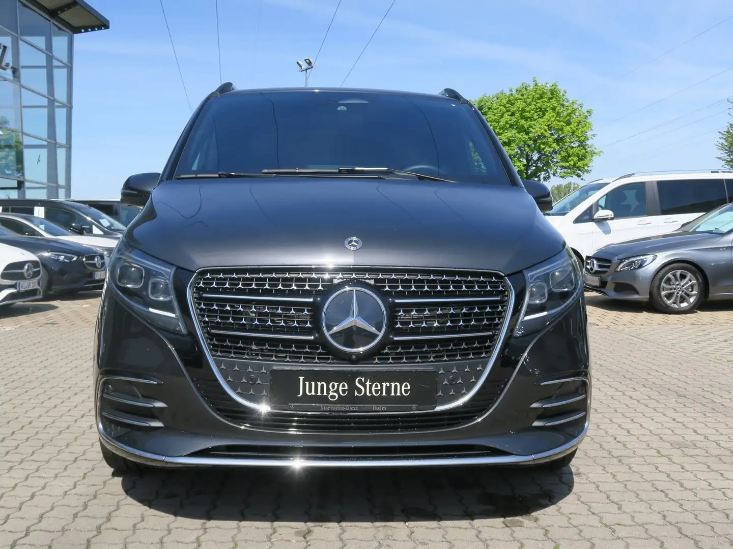 Mercedes-Benz V 300 d AVANTGARDE Lang AMG-Line Sitzklima AHK Gris - 2