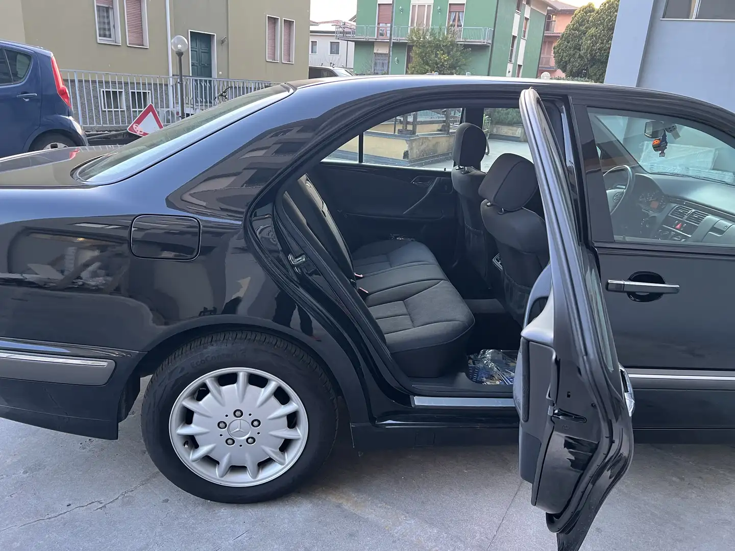 Mercedes-Benz E 200 k Elegance - 1