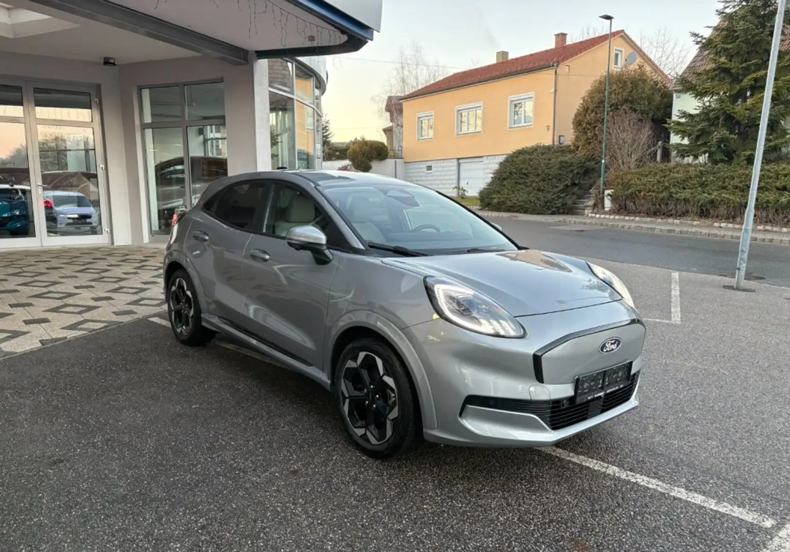 Ford Puma Gen-E Premium 43kWh Silber - 2