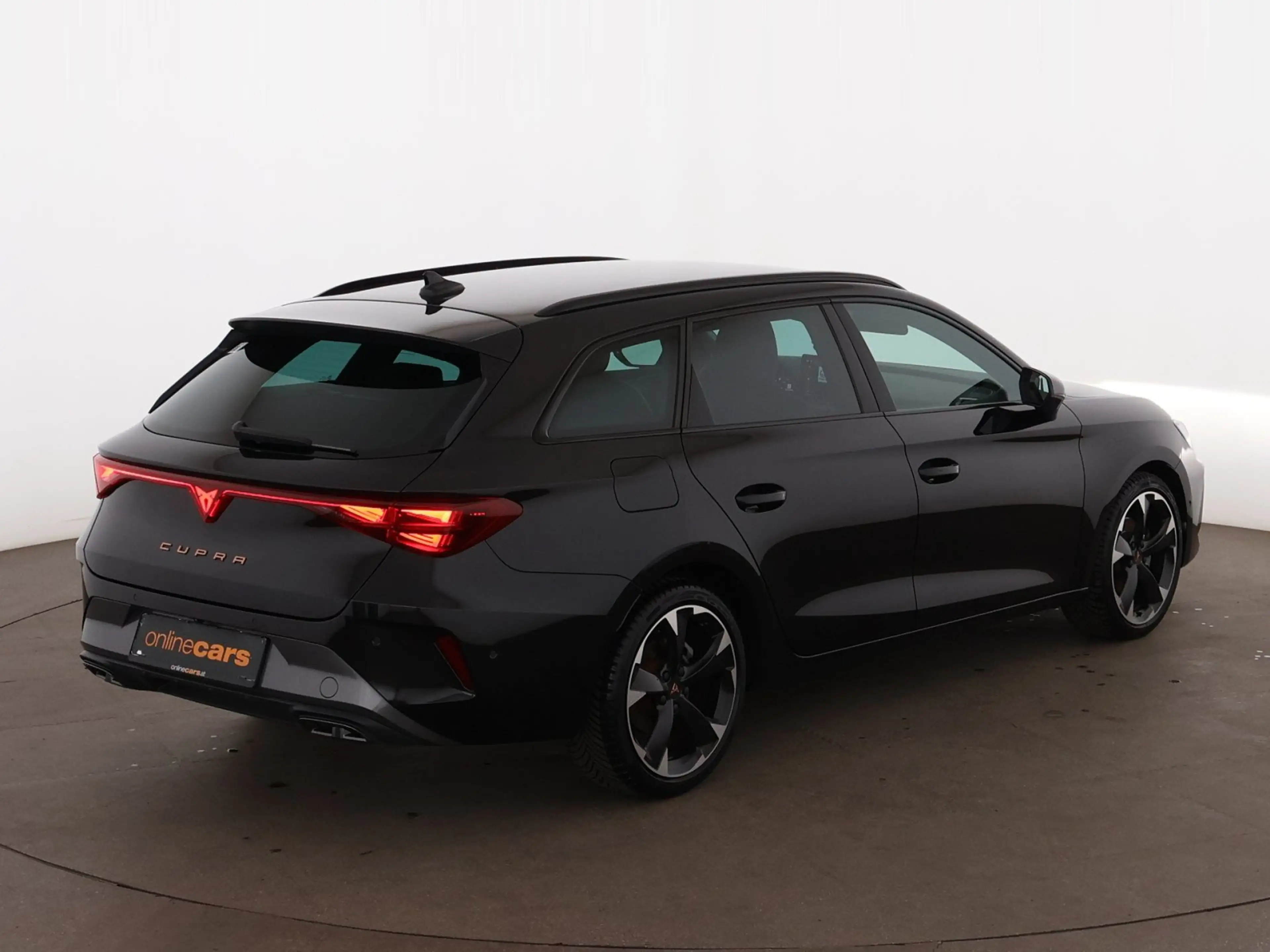 CUPRA Leon Sportstourer 1.5 eTSI Aut LED RADAR LEDER — photo 9