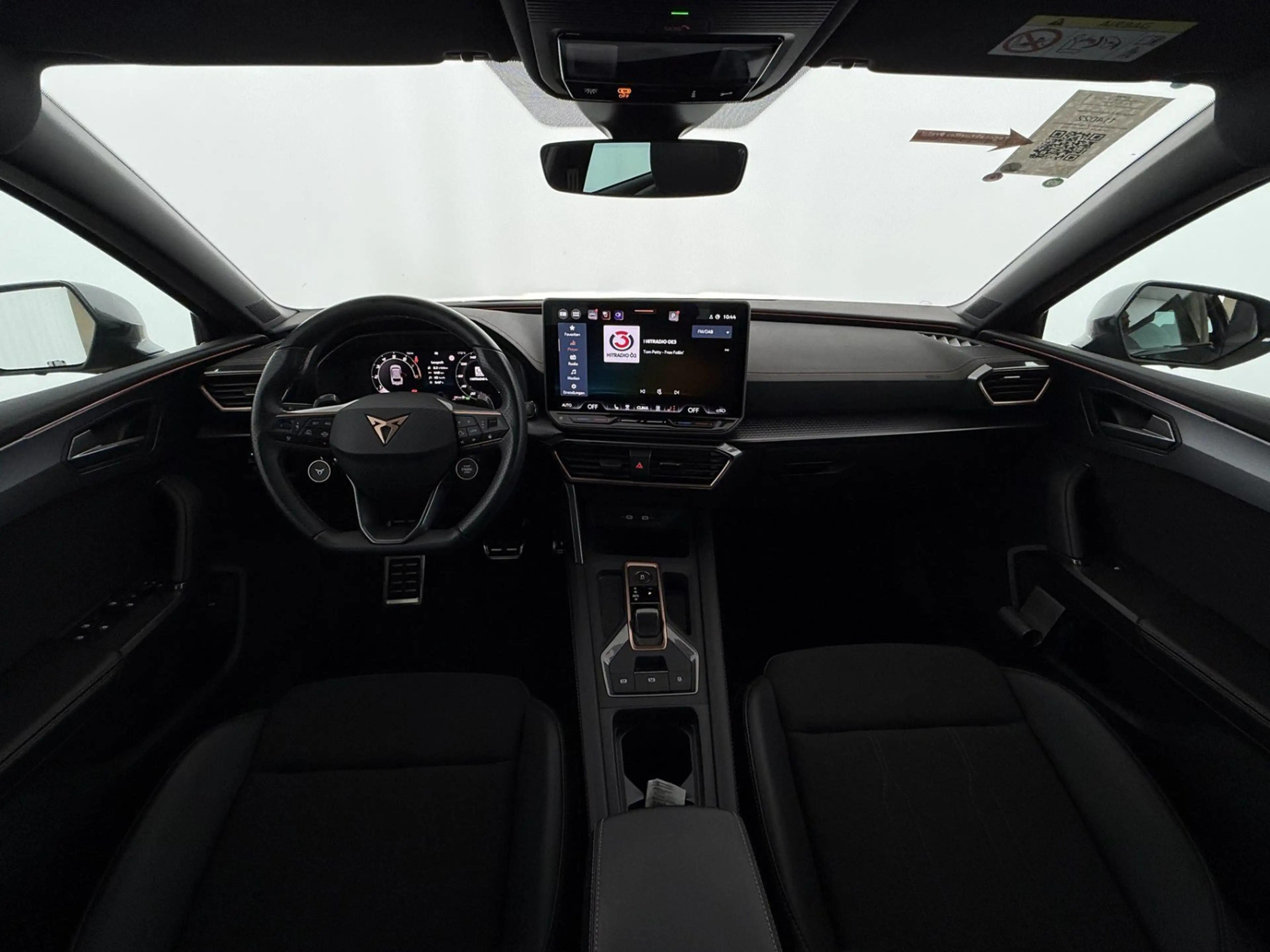 CUPRA Leon Sportstourer 1.5 eTSI Aut LED RADAR LEDER — photo 14