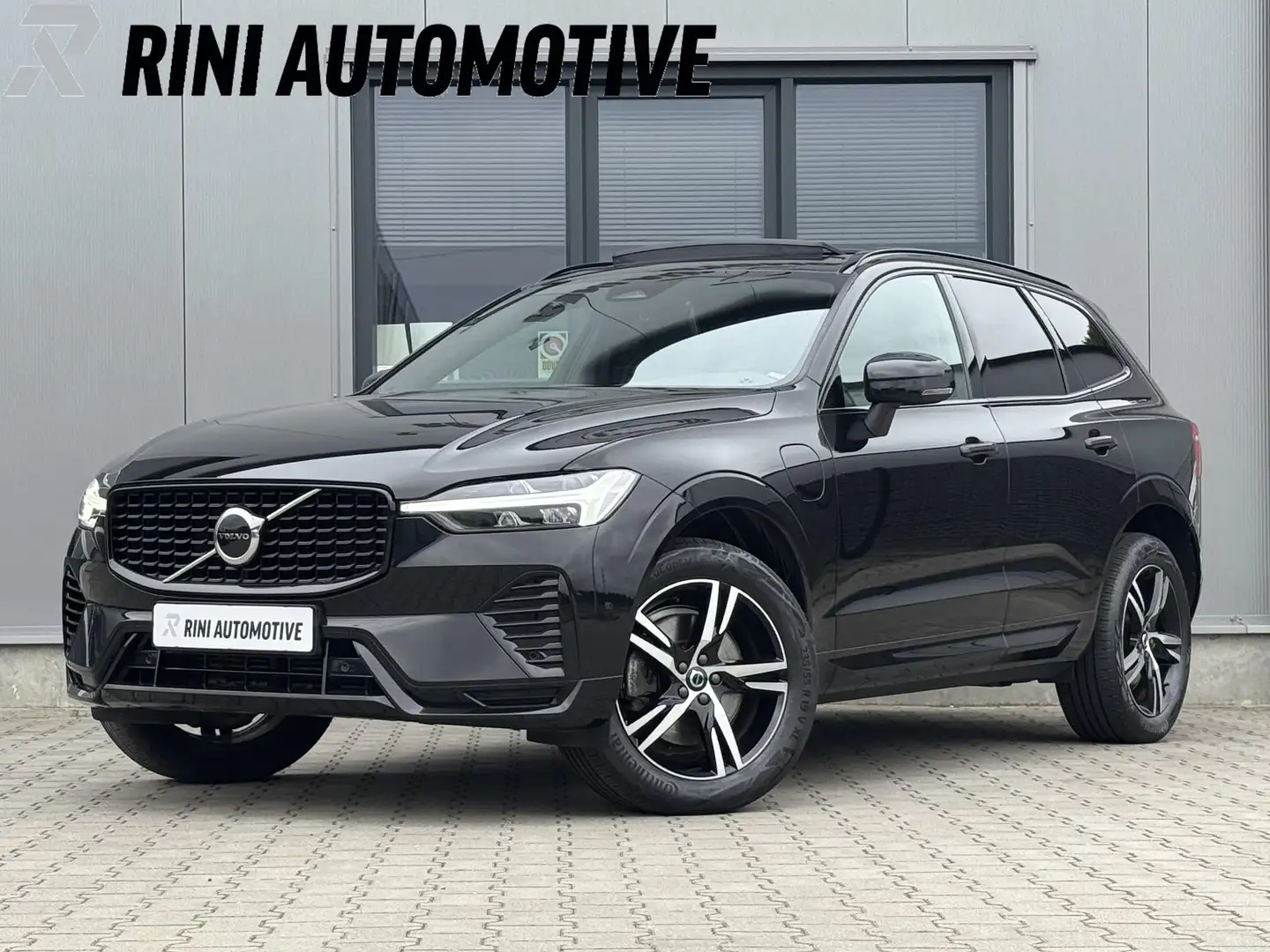 Volvo XC60 2.0 T6 Plug-in hybrid AWD R-Design Harman/Kardon | Zwart - 1