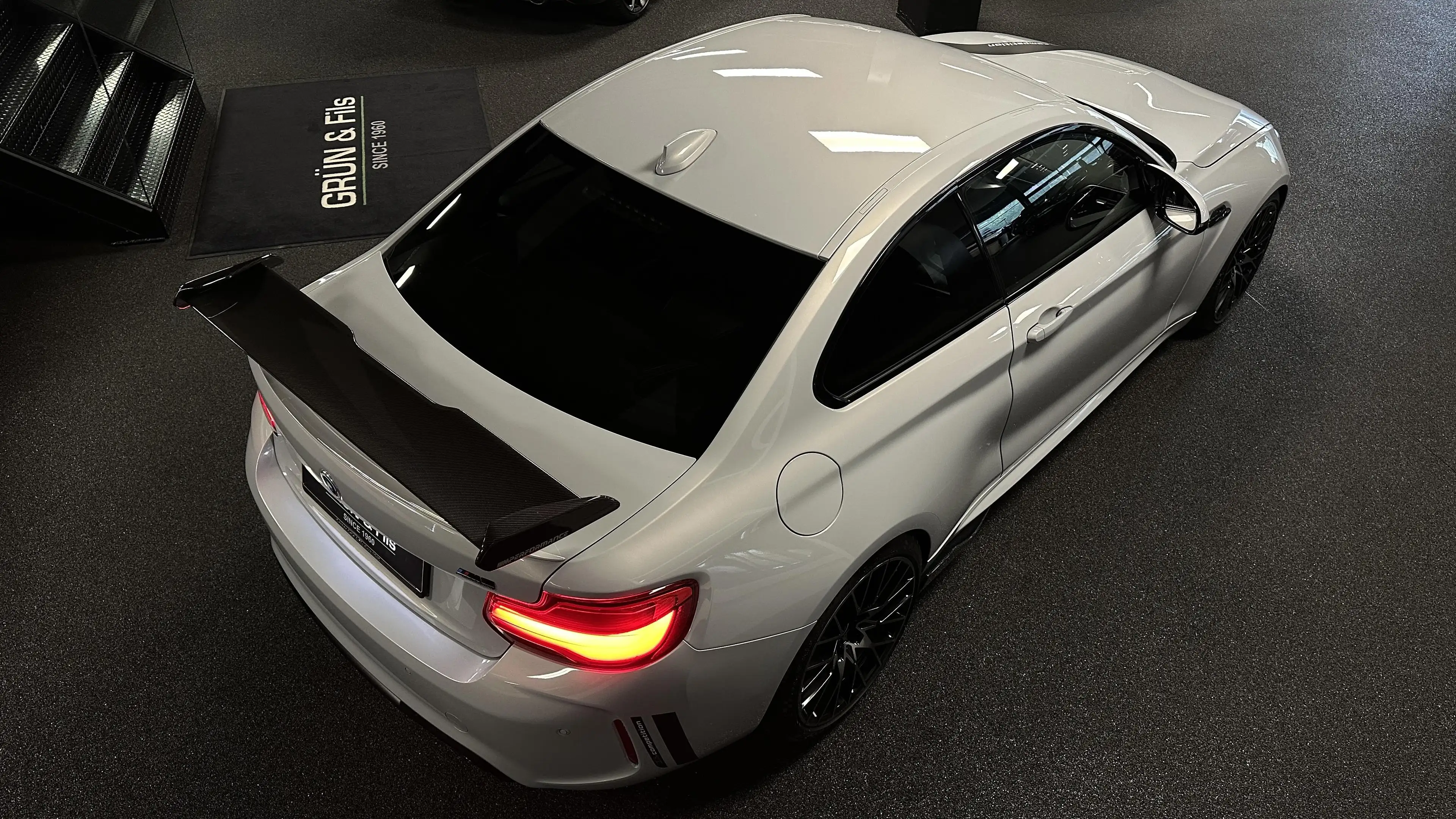 BMW M2 Competition — photo 11