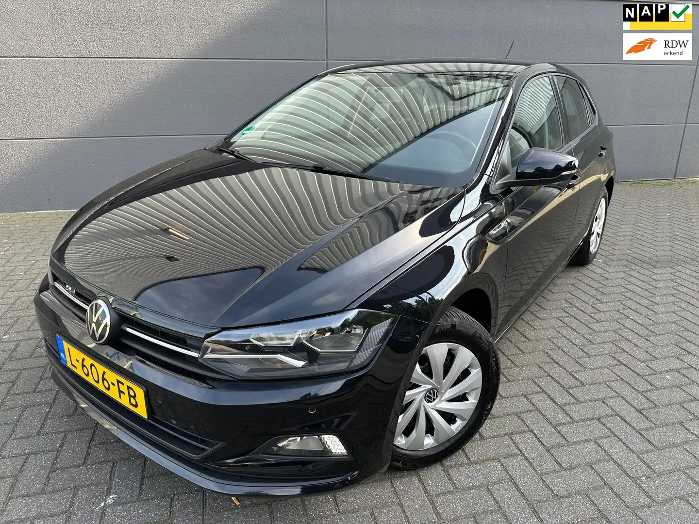 Volkswagen Polo 1.0 TSI R-LINE Business*CRUISE*APK*NAP*NAVI*CARPLY Negro - 1