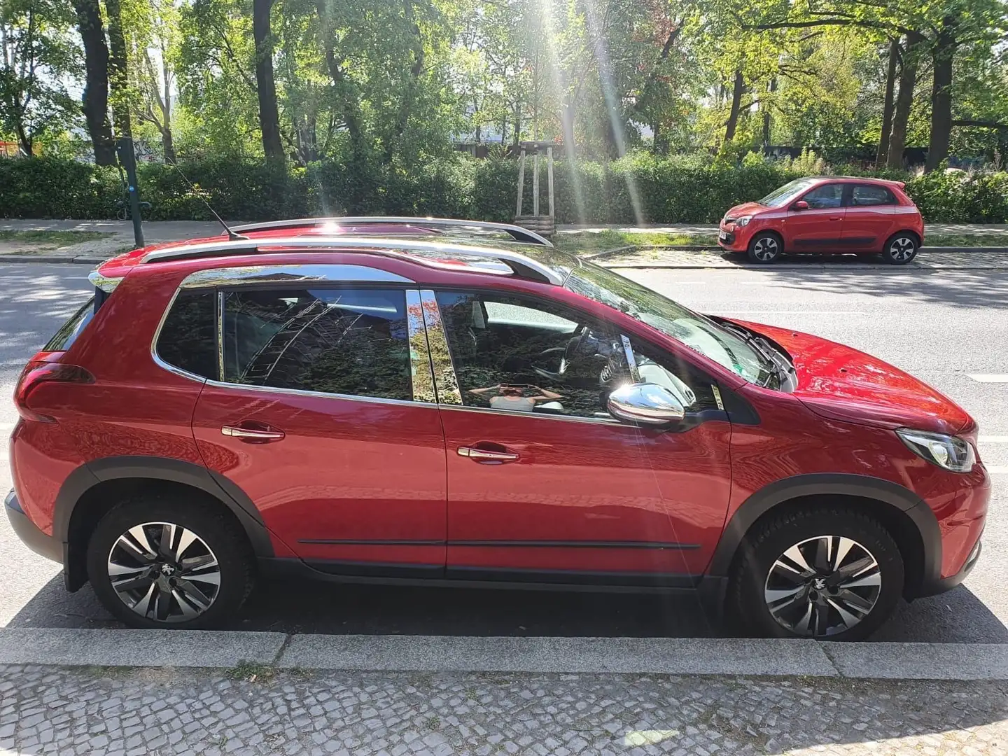 Peugeot 2008 PureTech 110 Stop&Start EAT6 Allure Rot - 2