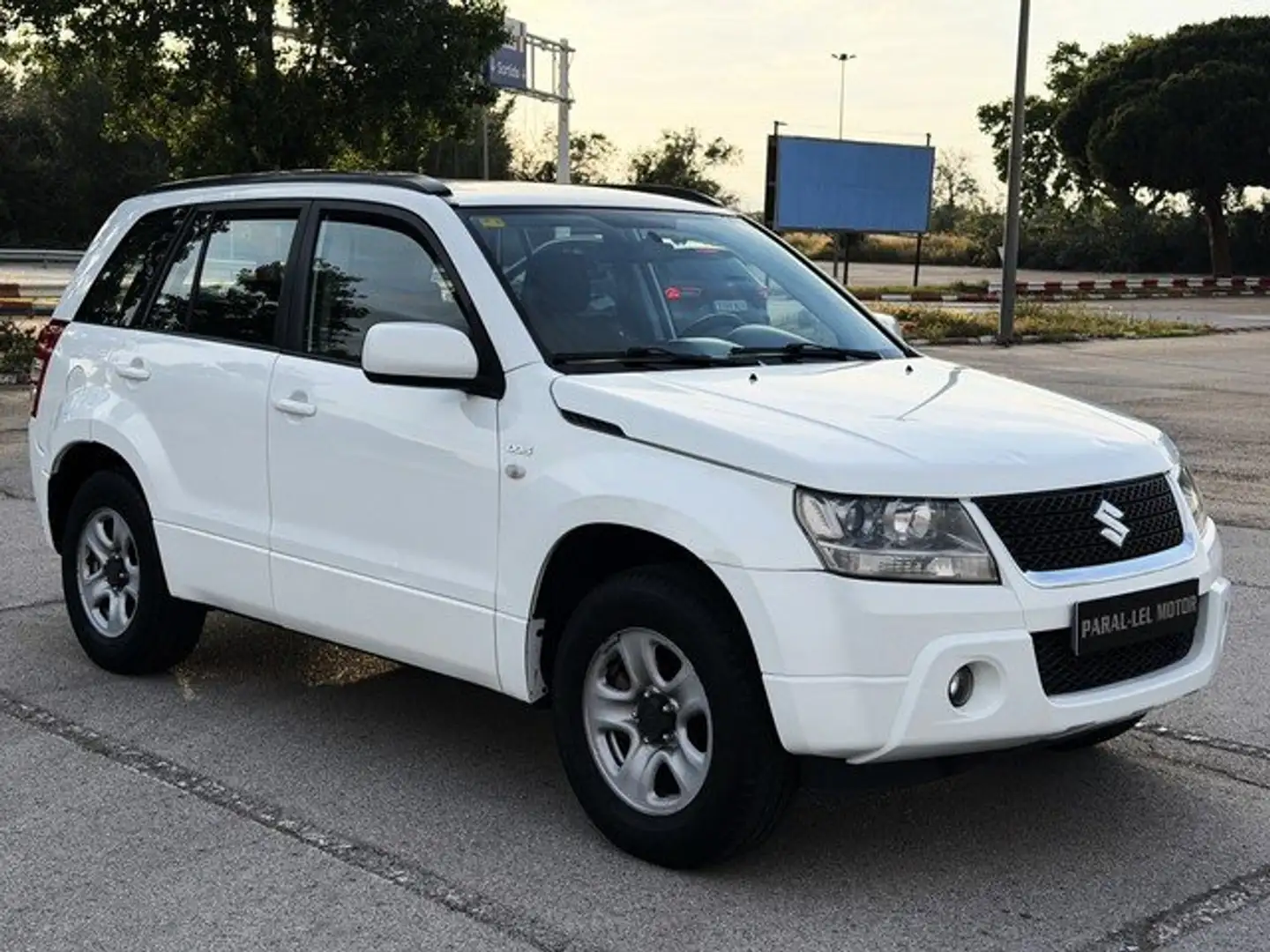 Suzuki Grand Vitara 1.9DDiS JLX Blanco - 1