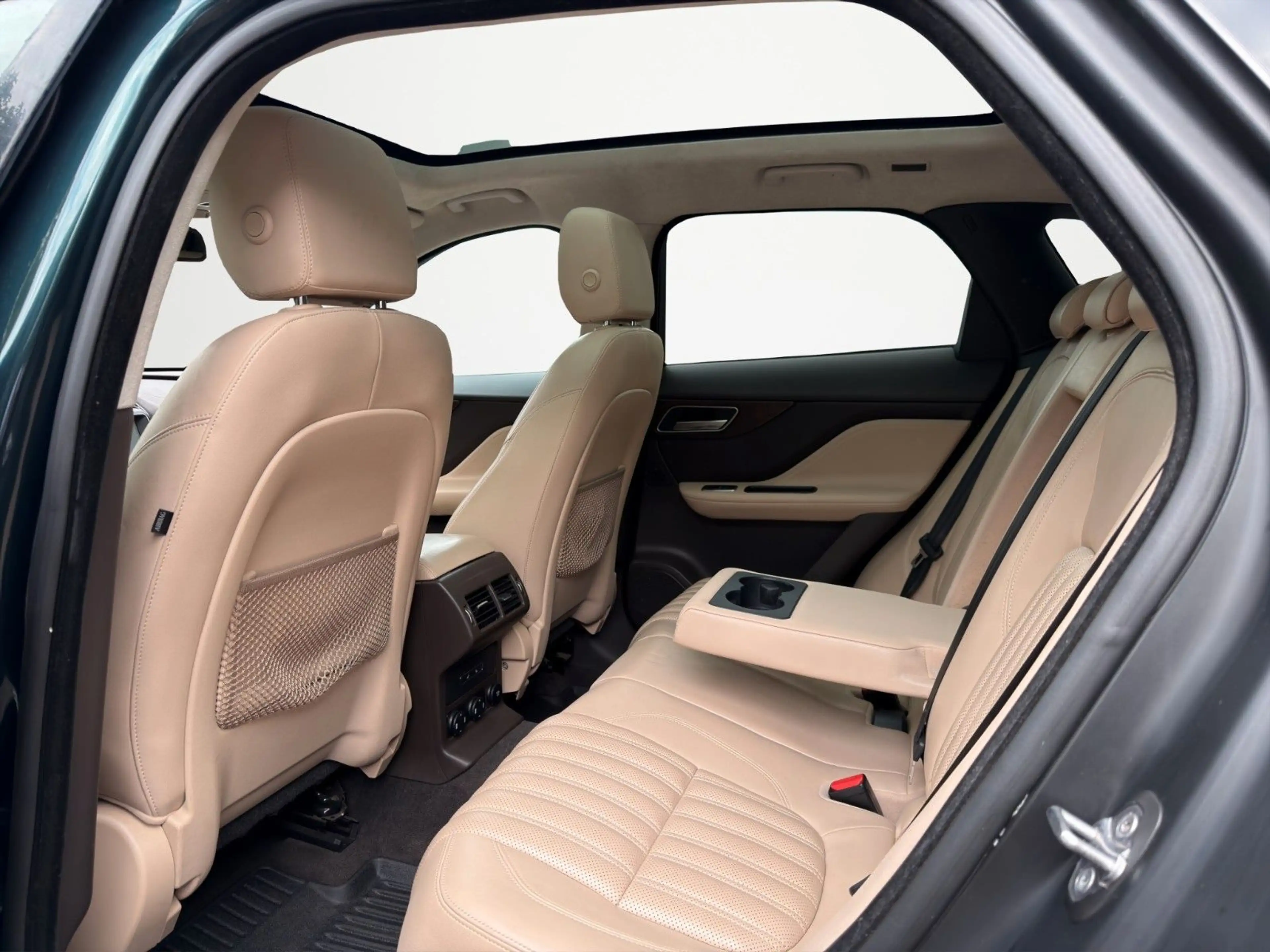 Jaguar F-Pace F-PACE PORTFOLIO AWD! 360° ! HEAD-UP! STANDHZ! — photo 9