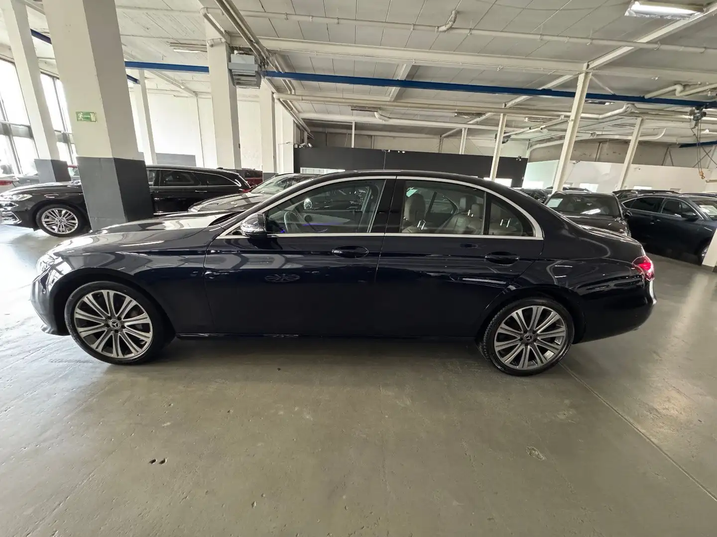 Mercedes-Benz E 450 4MATIC 9G-TRONIC 2X AVANTGARDE FACELIFT Bleu - 2
