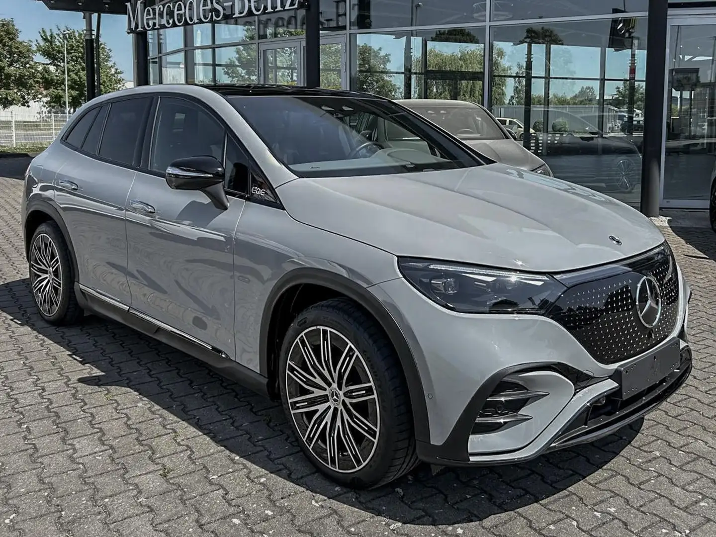 Mercedes-Benz EQE 350 + AMG MBUX+AHK+360°+Distro+DIG-LED+21 Gris - 2