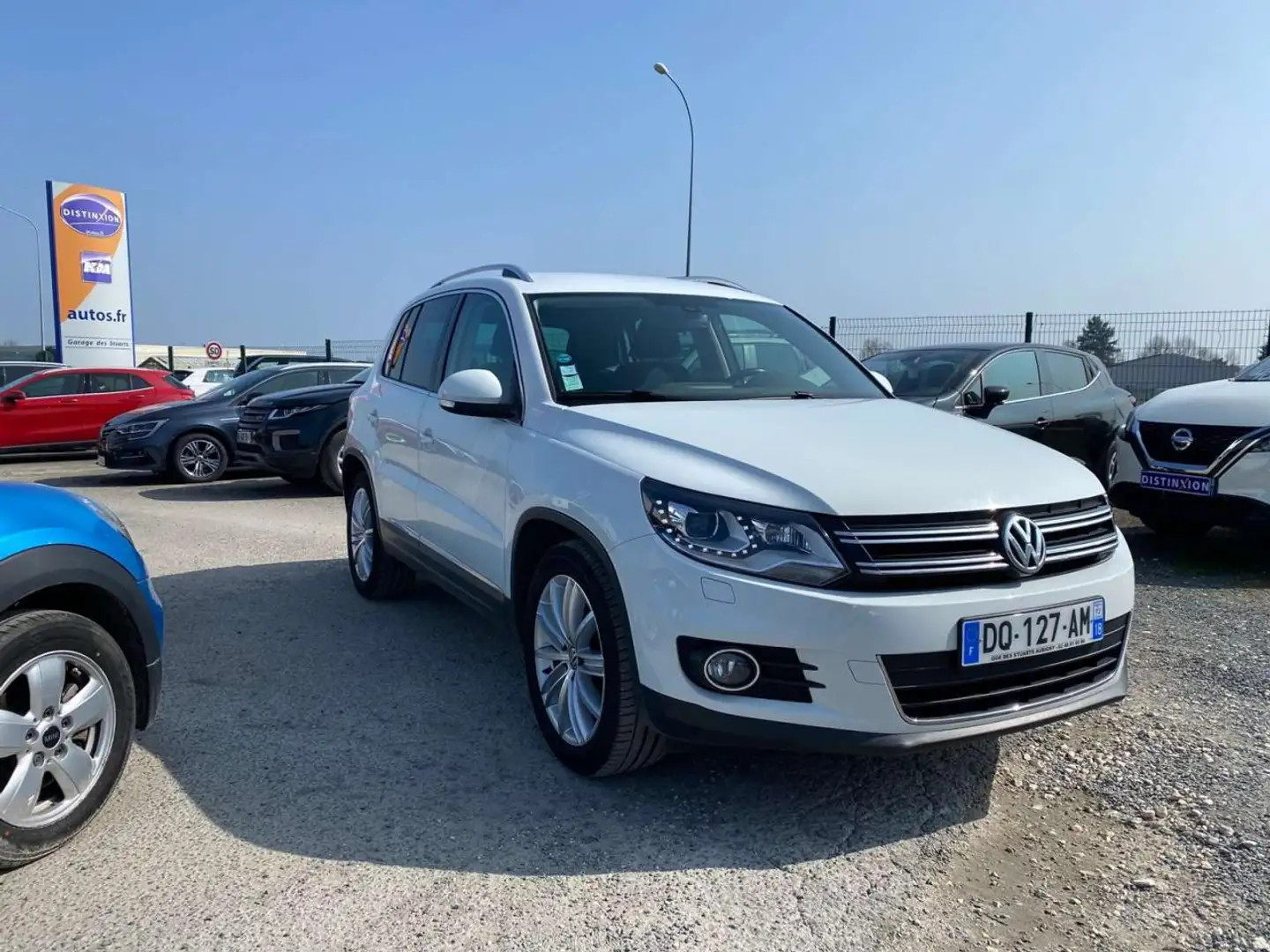 Volkswagen Tiguan 2.0 TDI BLUEM -140 BUSINESS - CAMERA RECUL - ATTELAGE Bianco - 2