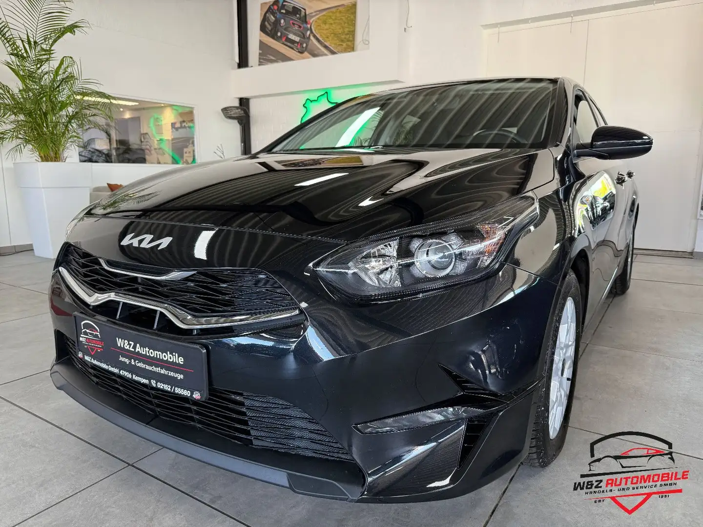 Kia Ceed / cee'd Ceed 1.5 T-GDI +CarPlay+Kamera+SHZ+PDC+ Zwart - 1