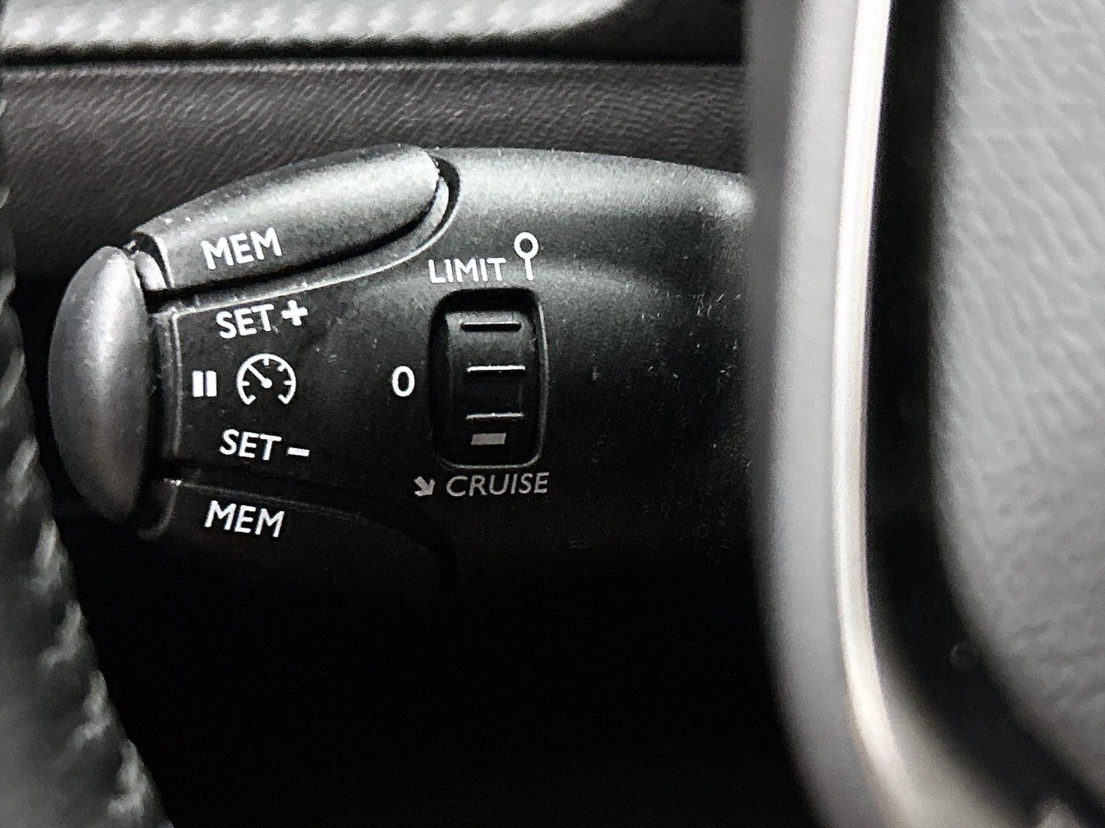Peugeot 2008 1.2 PureTech Allure | Navigatie | Camera | Lichtme — photo 6