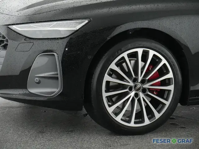 Audi A6 view 16