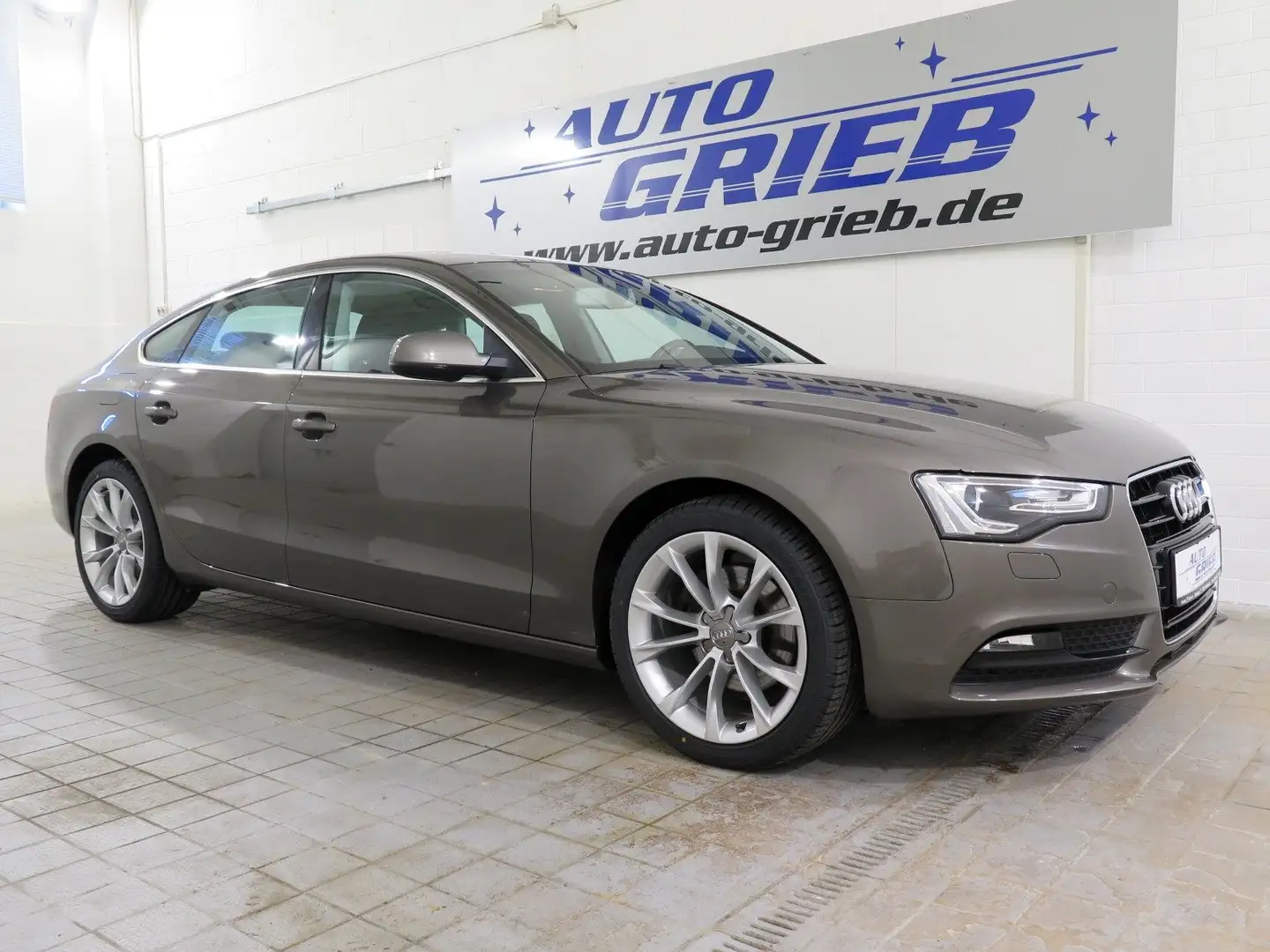 Audi A5 1.8 TFSI (125kW), Xenon, Navi, 18 "Alu Grau - 1