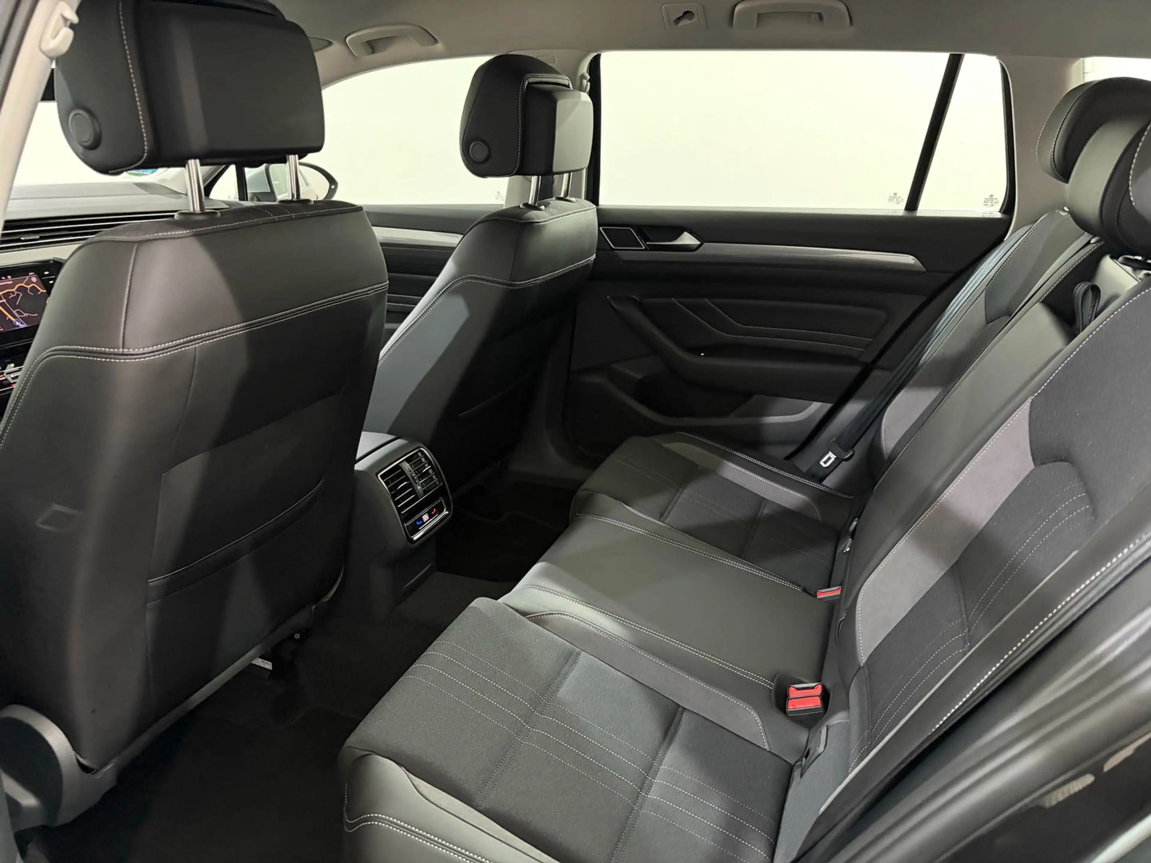 Volkswagen Passat Alltrack 2.0 TDI SCR 4Motion DSG — photo 3