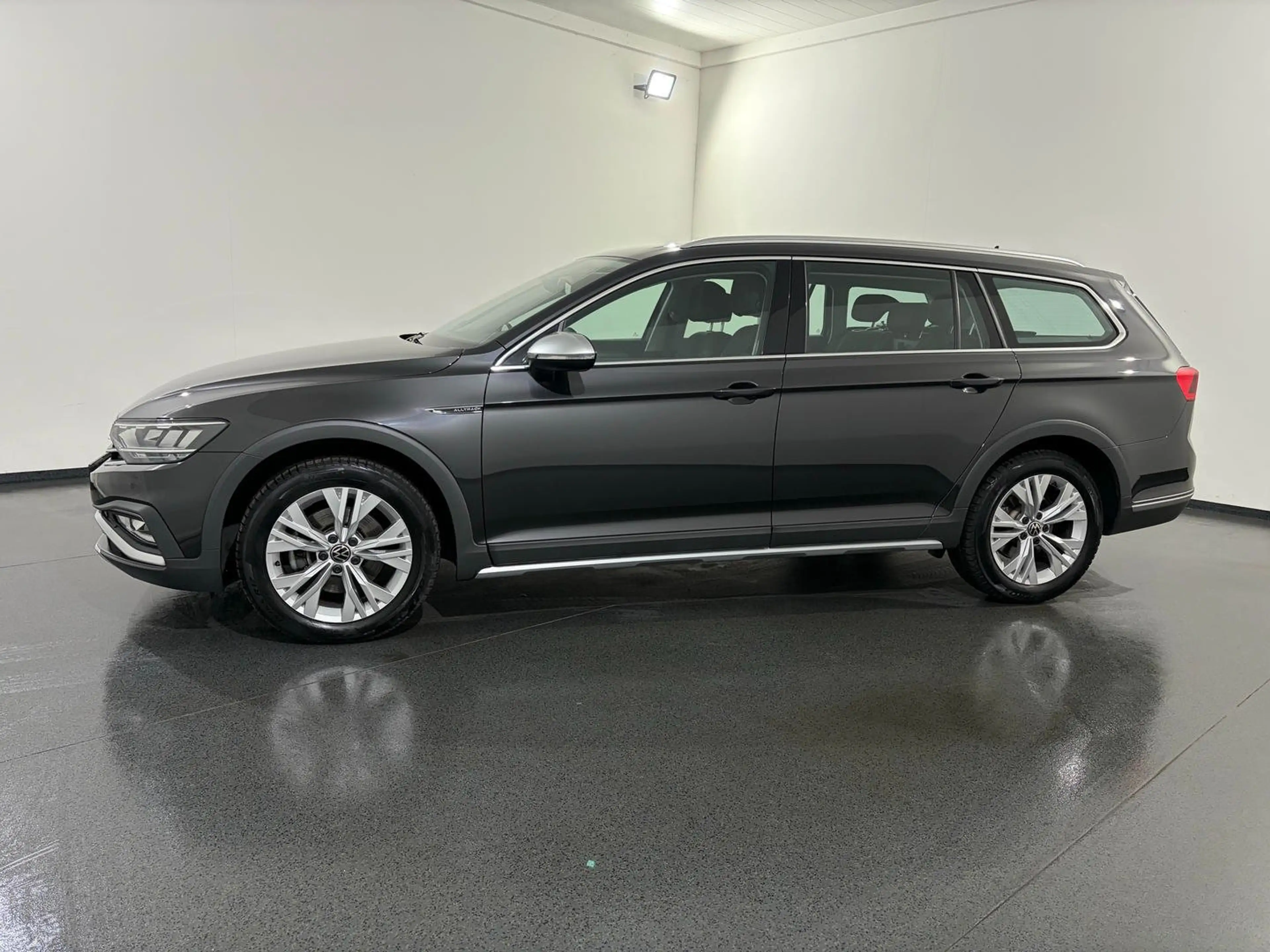 Volkswagen Passat Alltrack 2.0 TDI SCR 4Motion DSG — photo 12