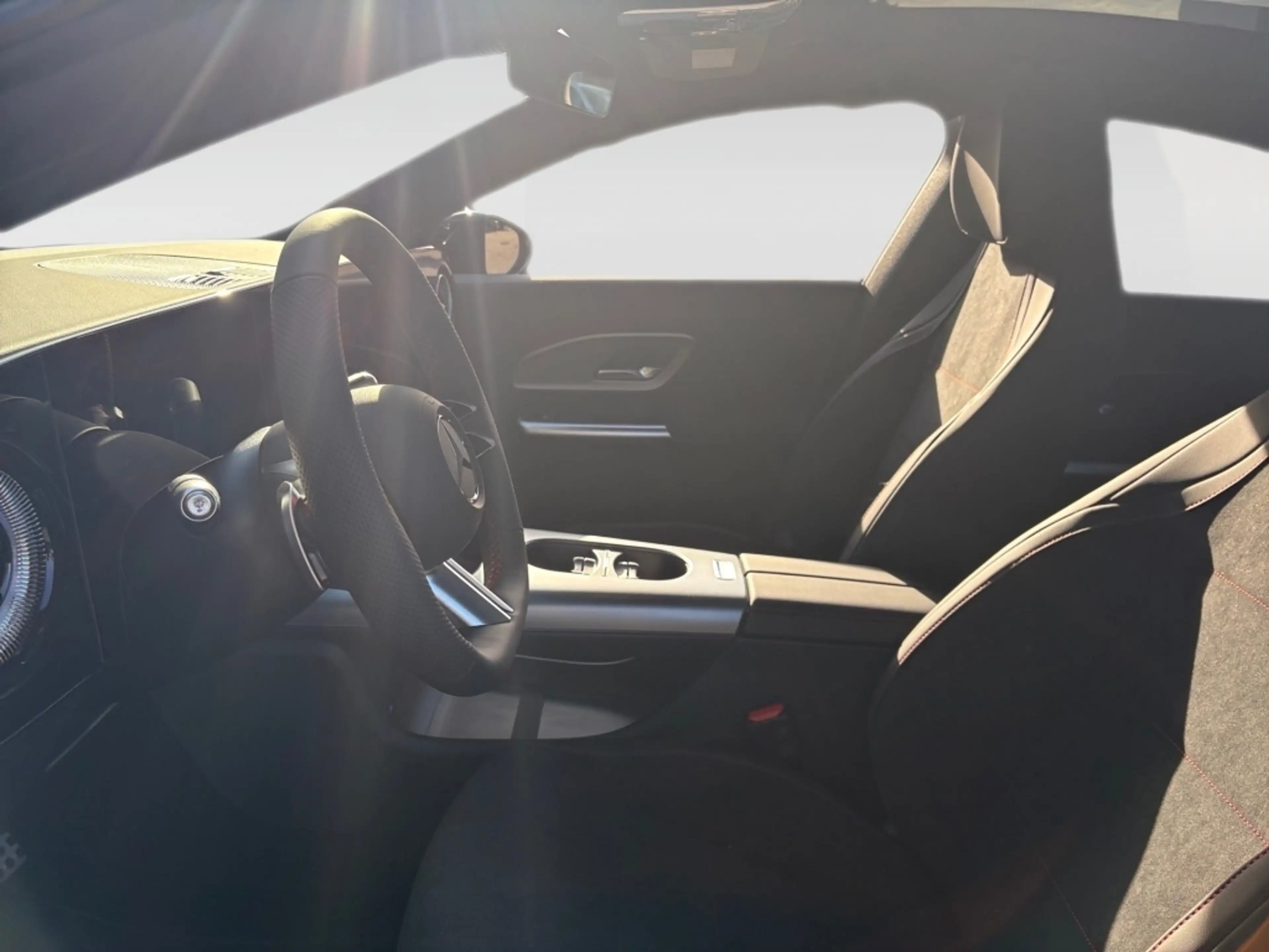Mercedes-Benz CLA 200 AMG-Line+Night+Pano+DISTRO+KEYLESS+MBeam — photo 11