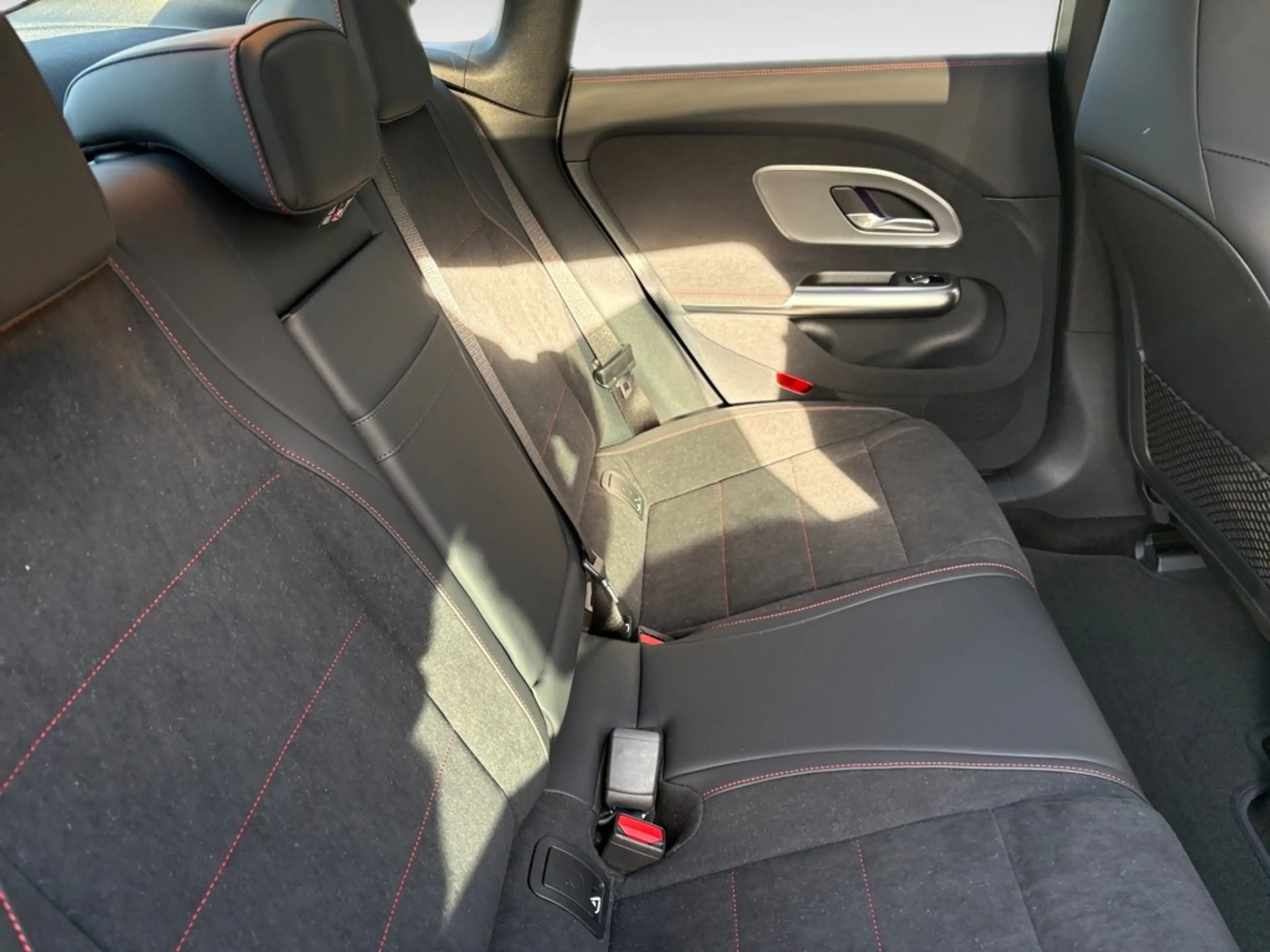 Mercedes-Benz CLA 200 AMG-Line+Night+Pano+DISTRO+KEYLESS+MBeam — photo 9