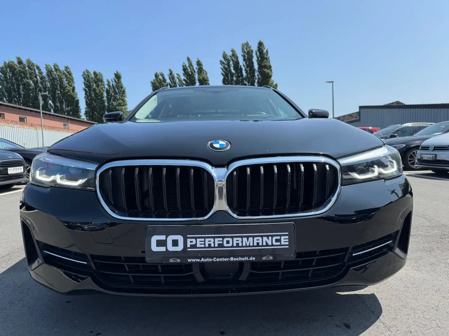 BMW 520 d*ACC*HUD*LED*NAVI*AHK*MWST*KAMERA*MWST Schwarz - 2