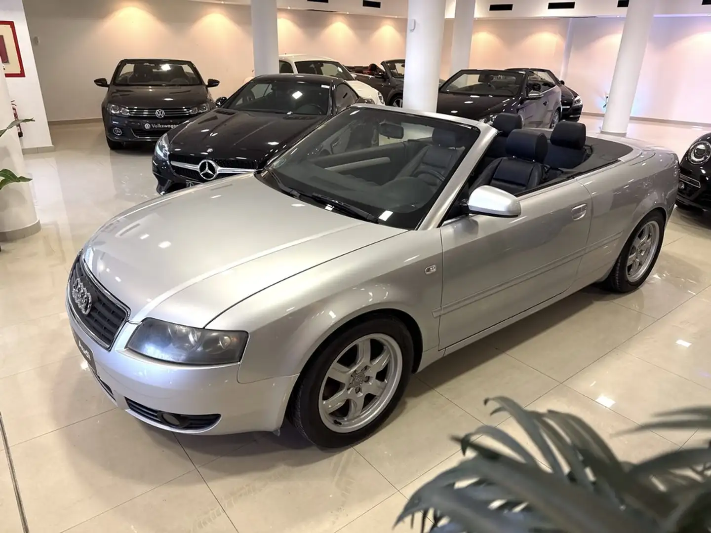 Audi A4 2.4 multitronic Cabrio Gris - 1