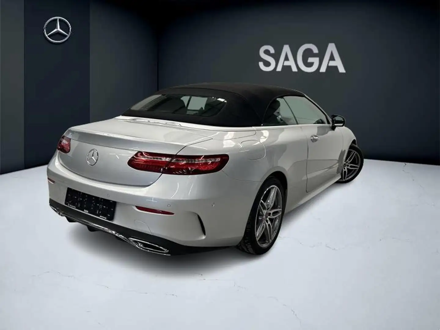Mercedes-Benz E 220 220d Cabriolet AMG line - 2