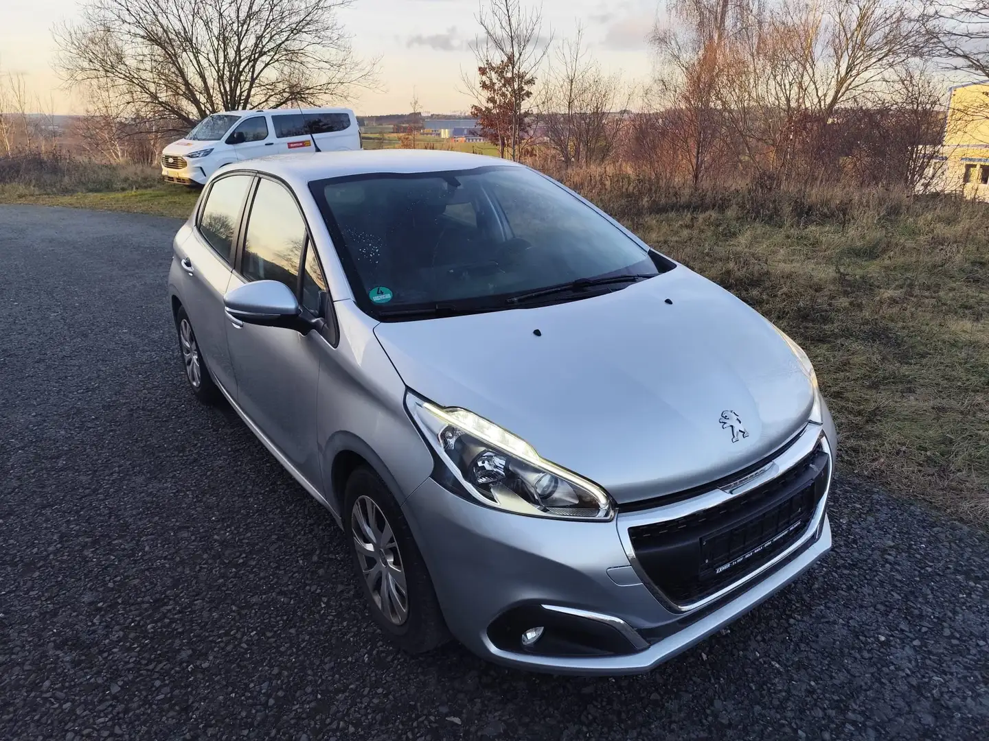Peugeot 208 208  5-Türer PureTech 82 Style Silber - 1