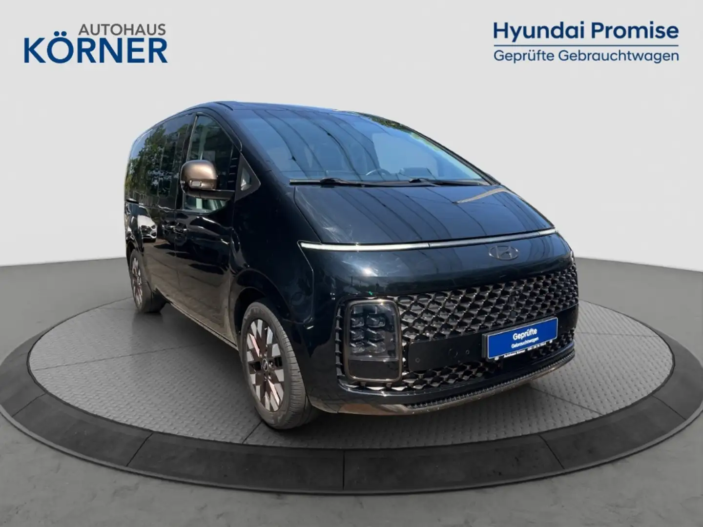 Hyundai STARIA SIGNATURE 2.2 CRDi 8AT *PANO*AHK*SITZKLIMA* Schwarz - 1