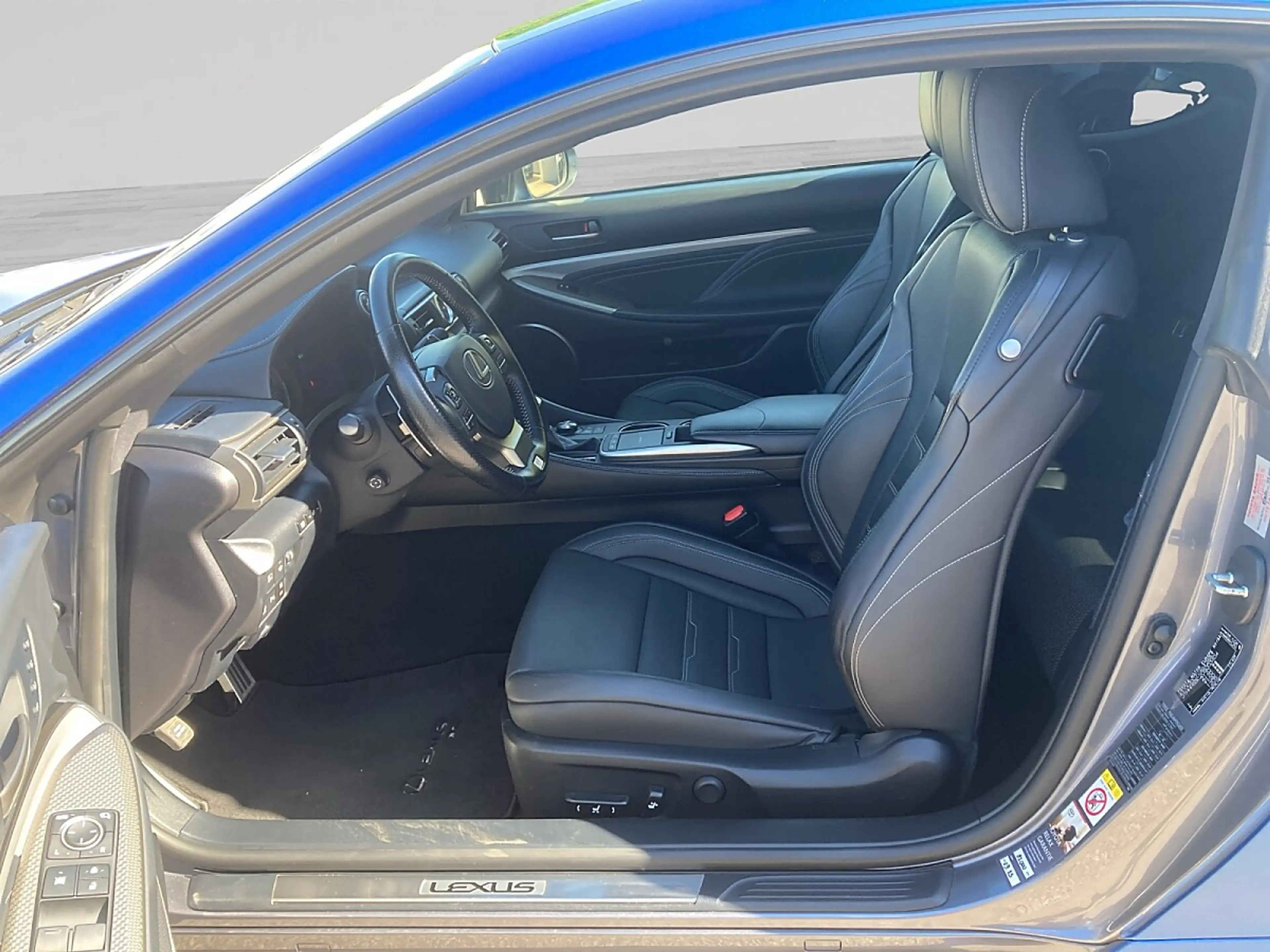 Lexus RC 300h F-Sport — photo 7