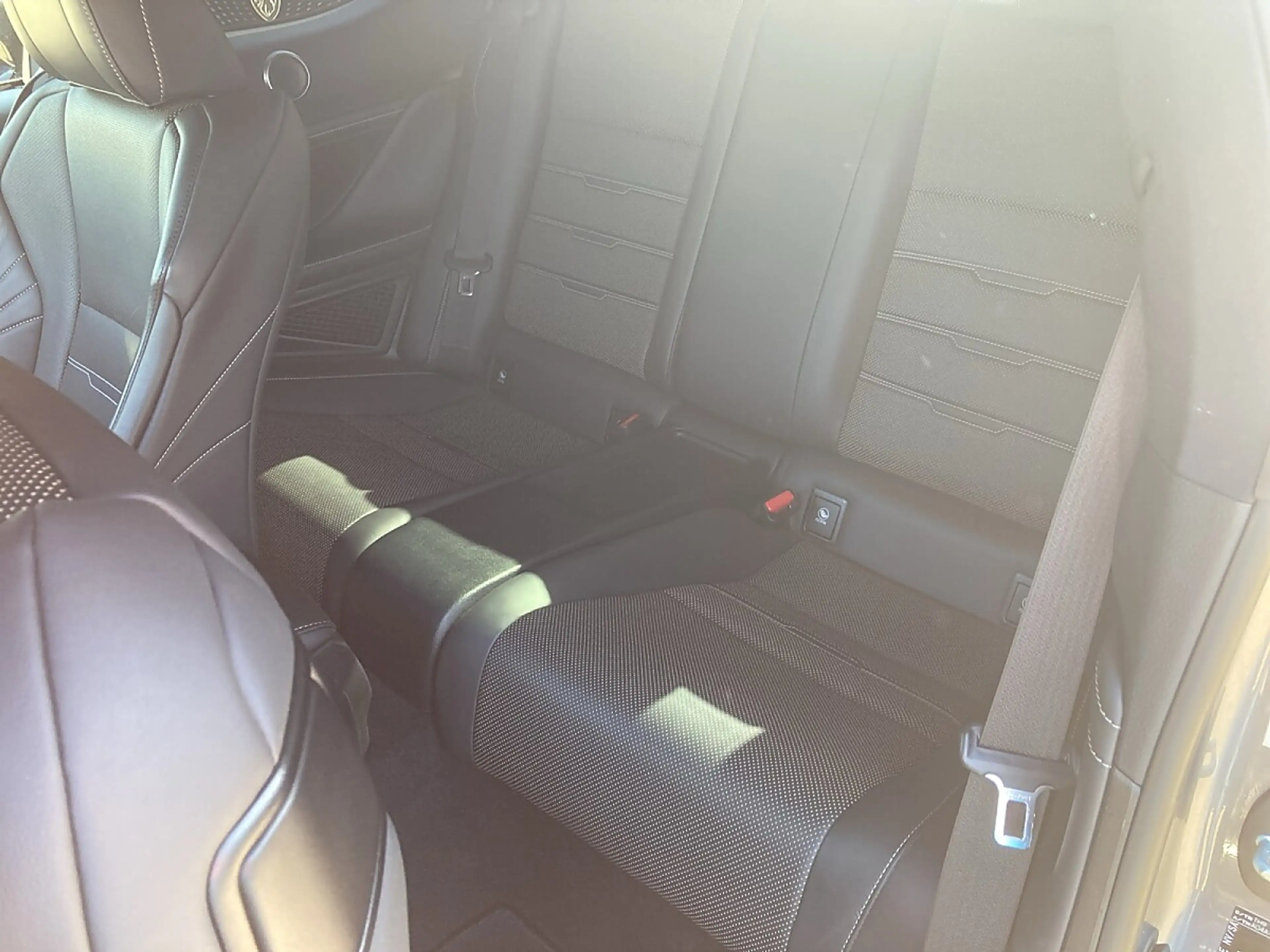 Lexus RC 300h F-Sport — photo 12