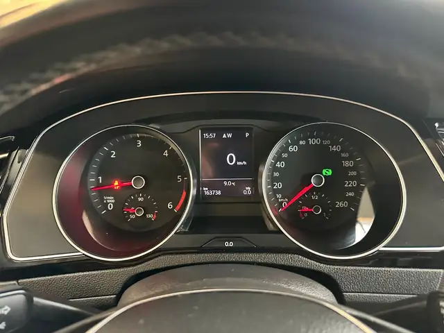 Volkswagen Passat view 14