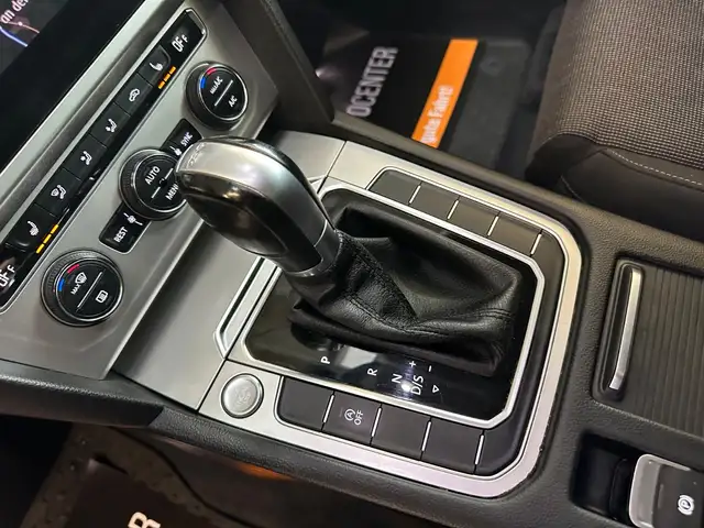 Volkswagen Passat view 13