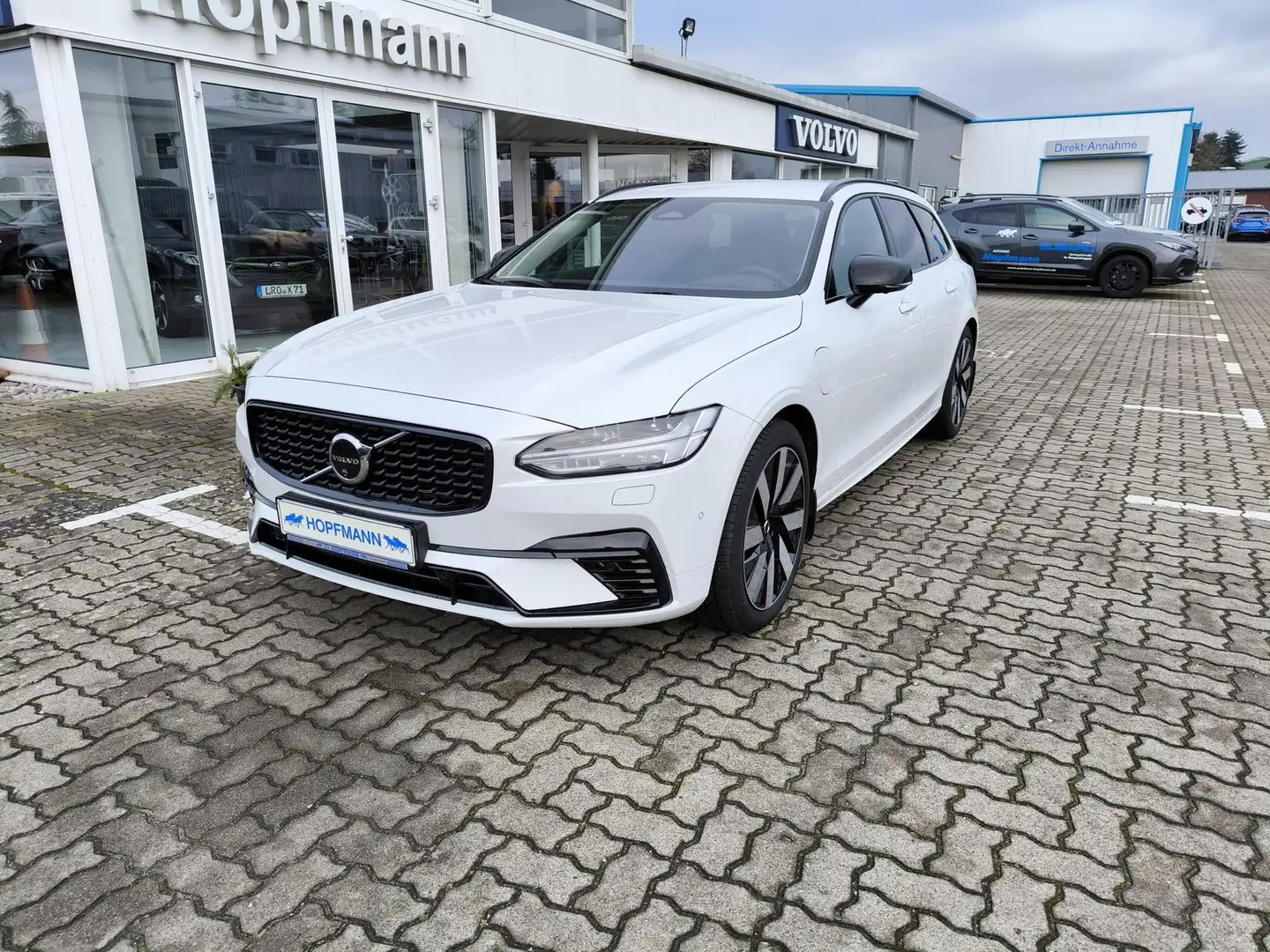 Volvo V90 T6 Plus Dark Recharge Plug-In Hybrid AWD Weiß - 1