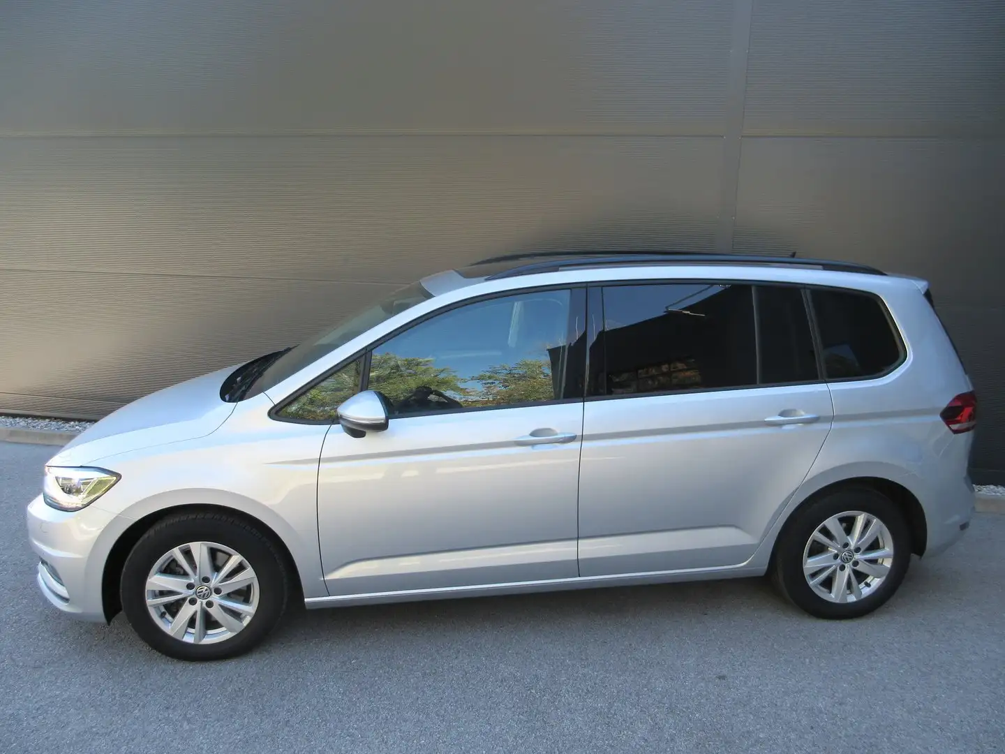 Volkswagen Touran Sky TSI ACT OPF DSG 7-Sitzer Silber - 2