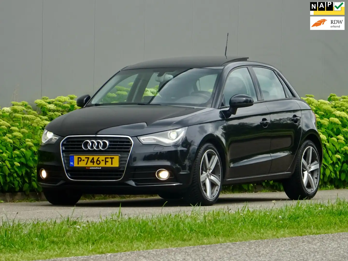 Audi A1 Sportback 1.4 TFSI AUT S-Line interieur / Panorama Noir - 1
