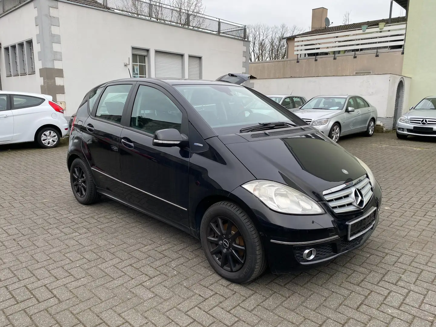 Mercedes-Benz A 180 BlueEFFICIENCY Avantgarde Klima, Sitzheizung, Alu Negru - 2