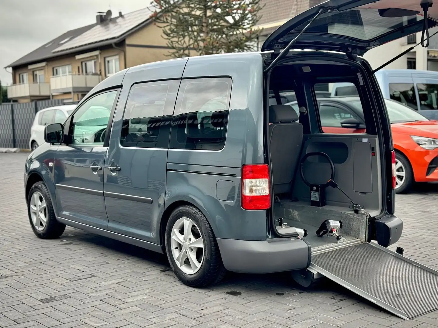 Volkswagen Caddy Life 'Behindertengerecht-Rampe'Klima'SHZ' Grau - 1