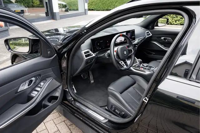 BMW M3 view 3