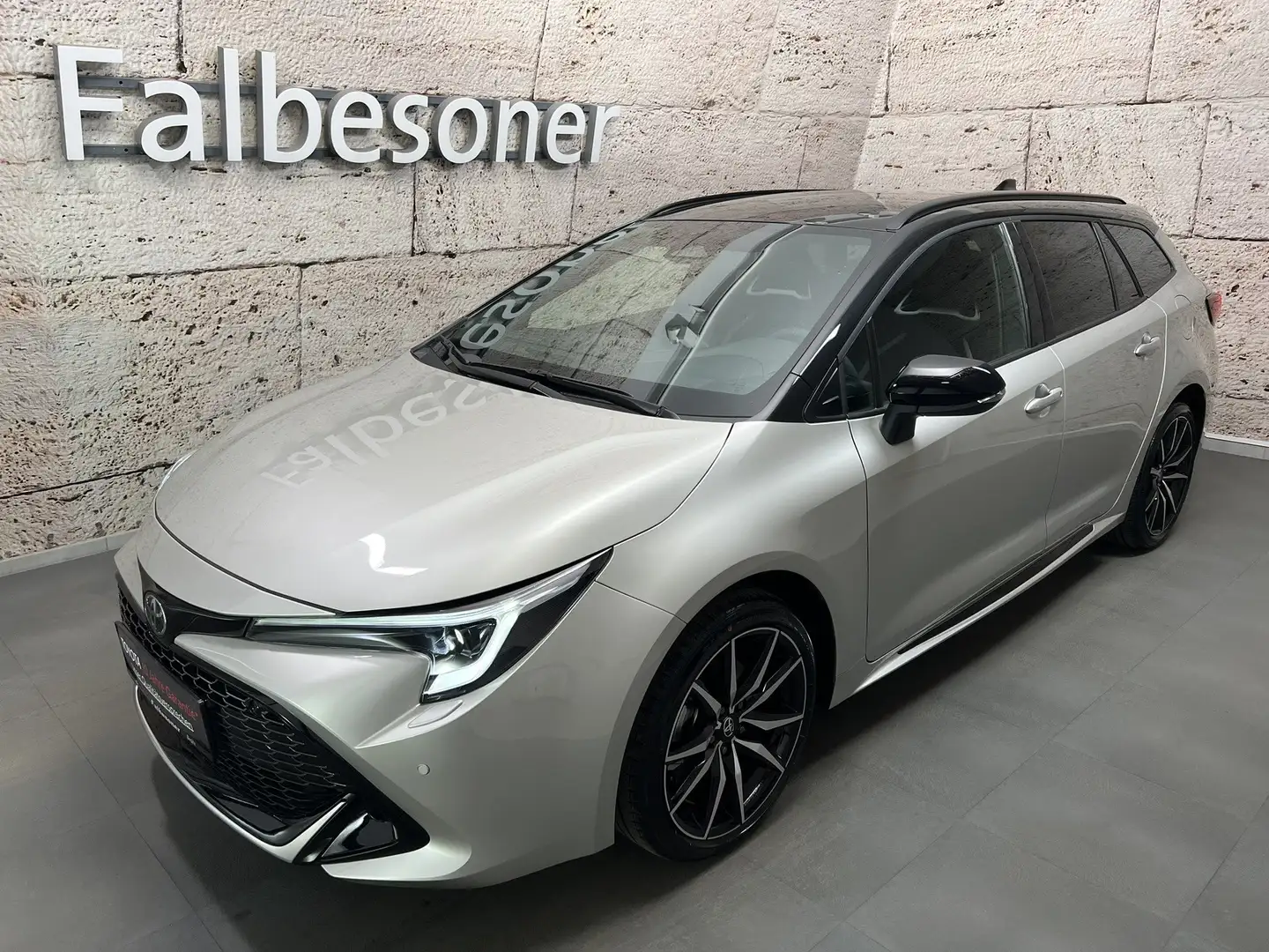 Toyota Corolla Touring Sports 2,0 Hybrid GR Sport + Smart Connect Silber - 2