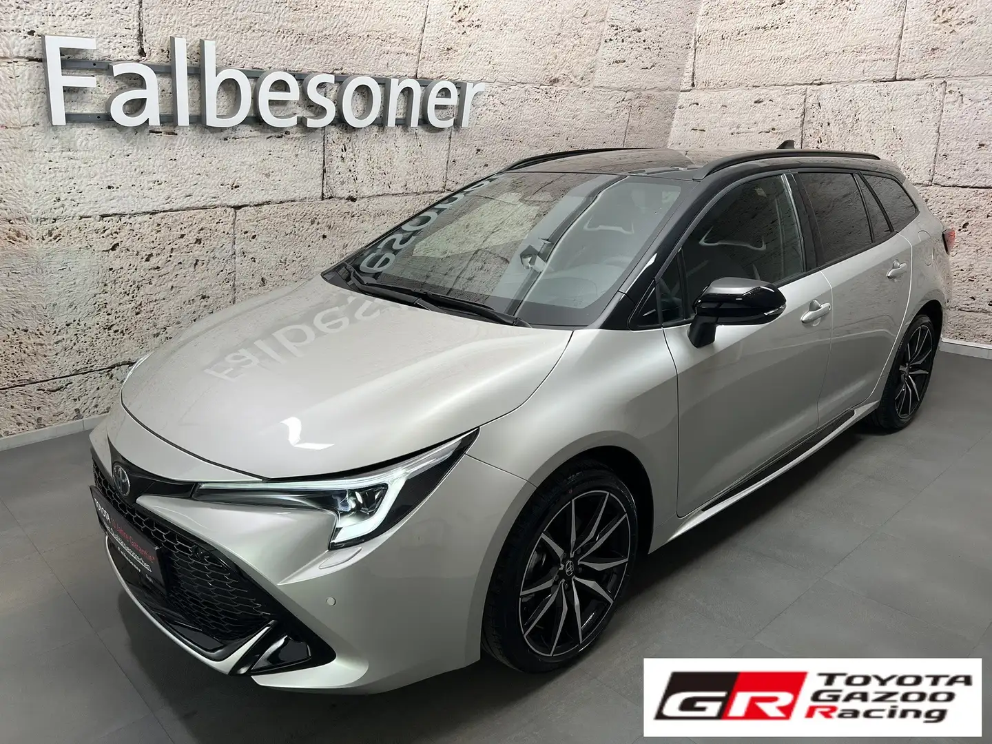 Toyota Corolla Touring Sports 2,0 Hybrid GR Sport + Smart Connect Silber - 1