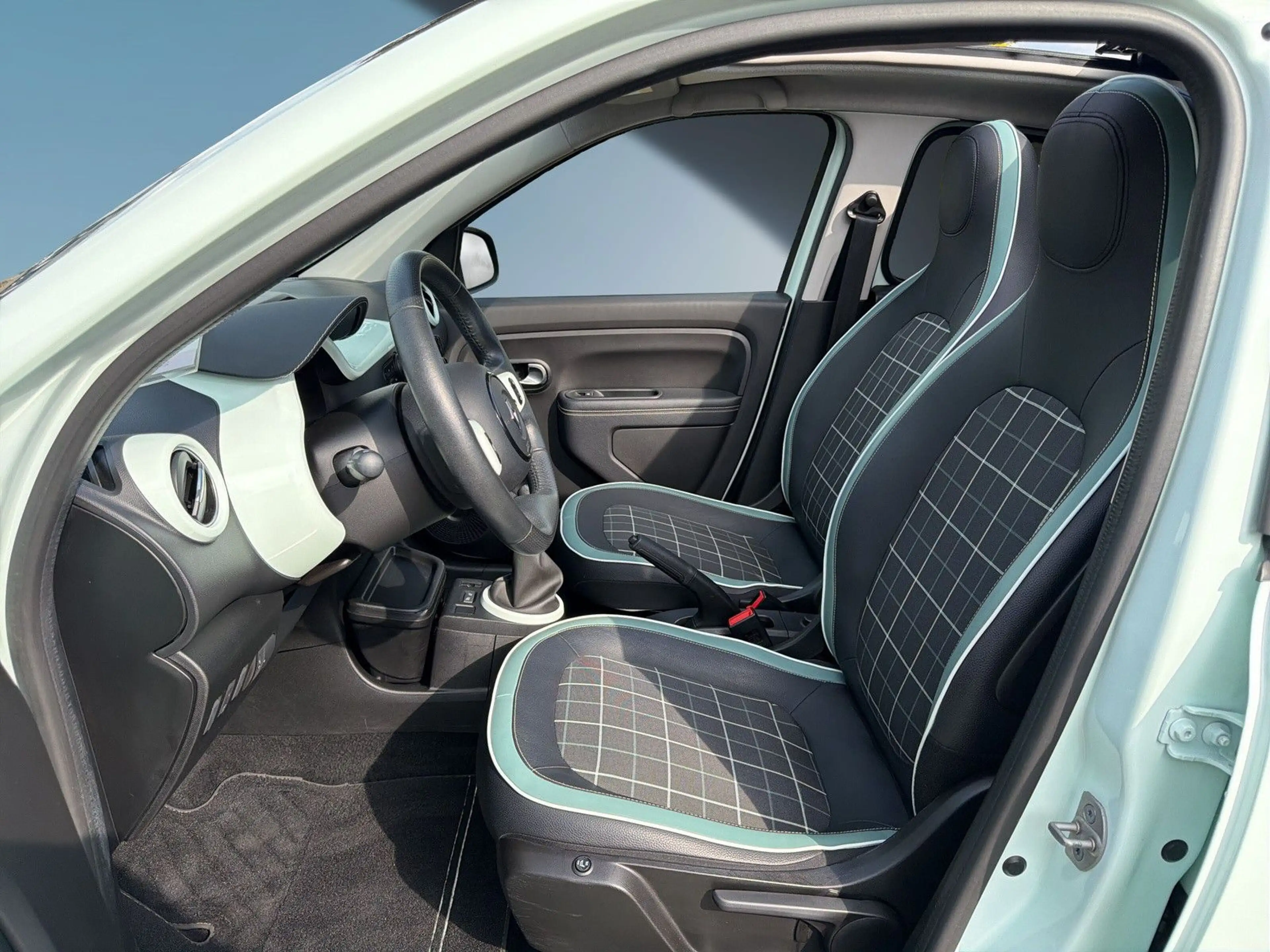 Renault Twingo 1.0 SCe 70 La Parisienne FALTDACH/TEMPOMA — photo 11