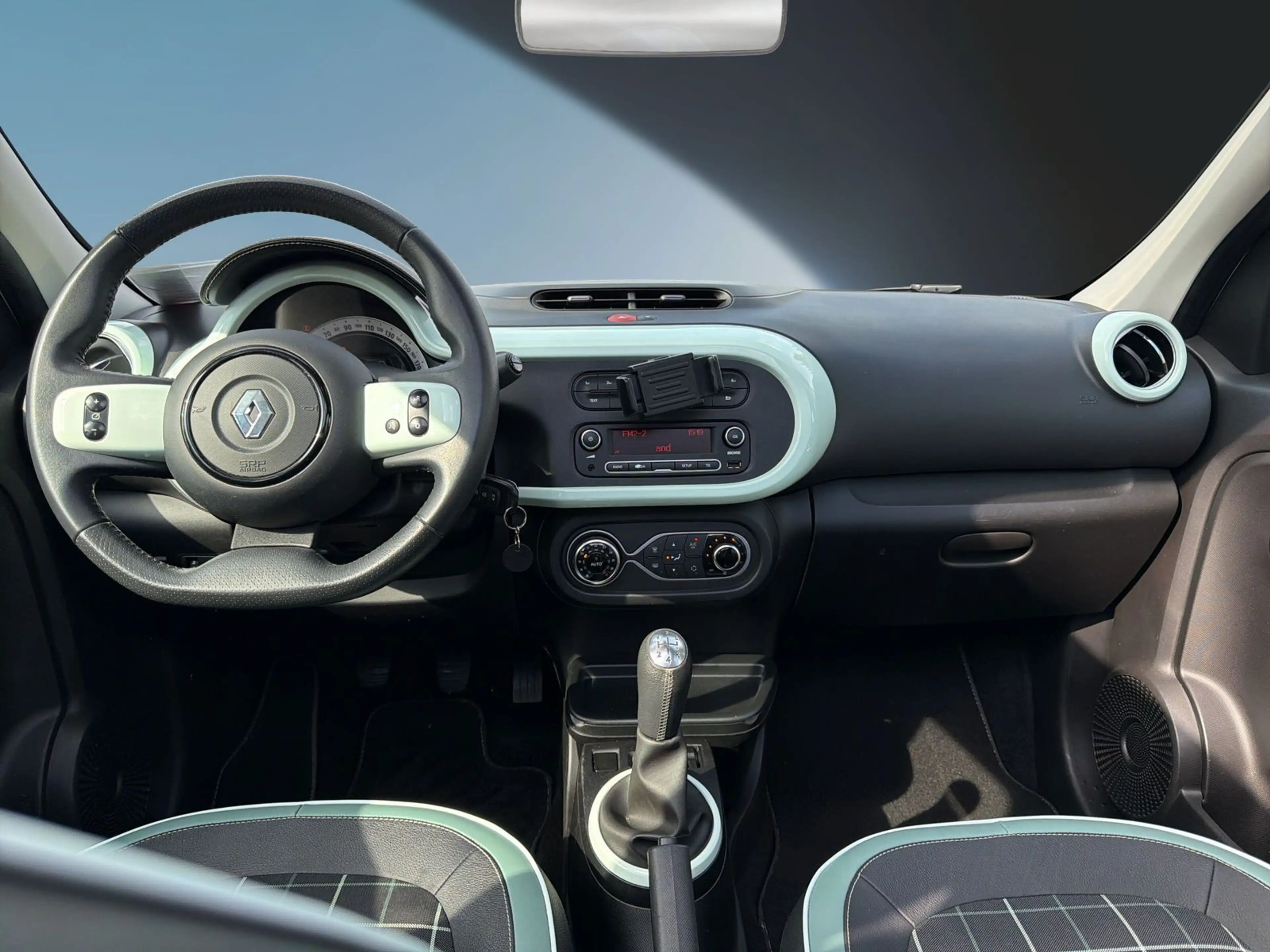 Renault Twingo 1.0 SCe 70 La Parisienne FALTDACH/TEMPOMA — photo 13