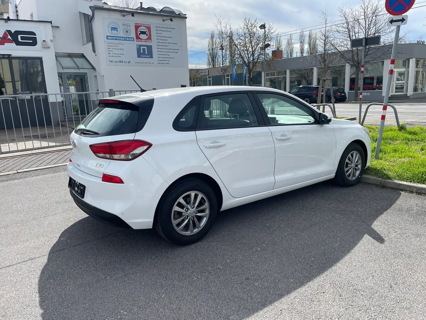 Hyundai i30 1.6 CRDi Start/Stopp Comfort Weiß - 2