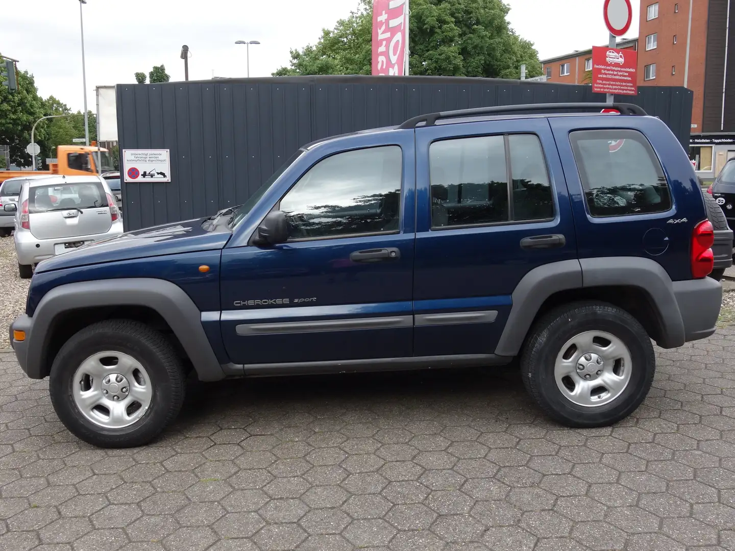 Jeep Cherokee 2.5 CRD Sport 4x4  TÜV 7.2027 Blau - 1