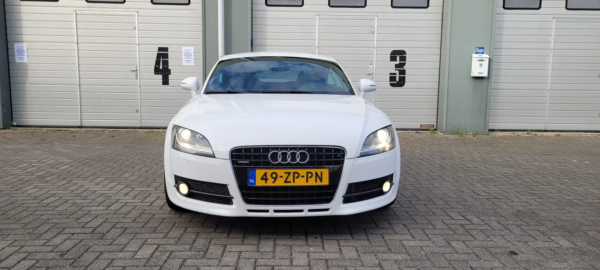 Audi TT 3.2 V6 q. Pro Line Bílá - 2